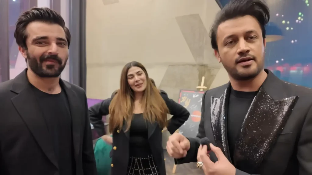 How Atif Aslam Linked Naimal & Hamza Ali Abbasi During The Hajj