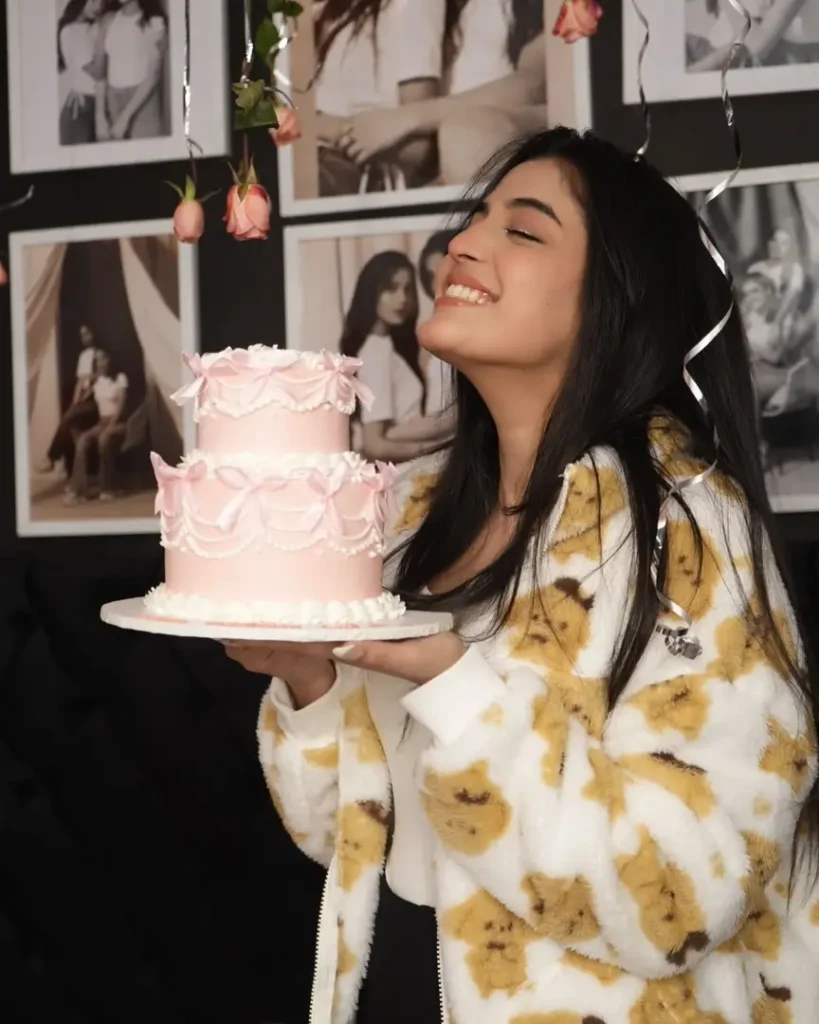 Laiba Khan & Her Sister Emaan Khan Celebrate Her Birthday