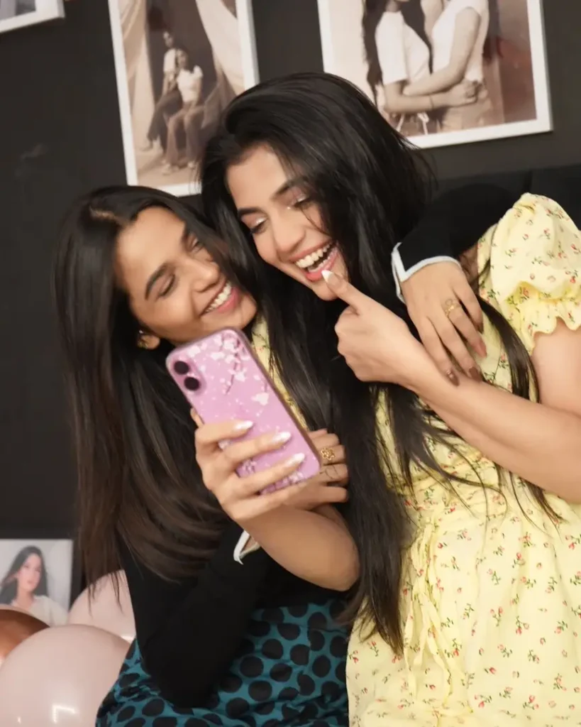 Laiba Khan & Her Sister Emaan Khan Celebrate Her Birthday