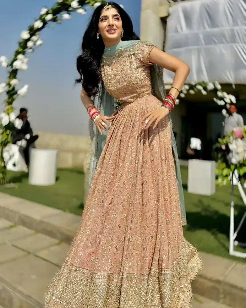 Mawra Hocane Posts Bts Pictures With Zaviyar Nauman Ijaz & Ameer Gillani