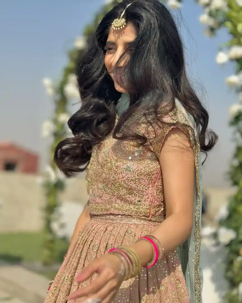 Mawra Hocane Posts Bts Pictures With Zaviyar Nauman Ijaz & Ameer Gillani