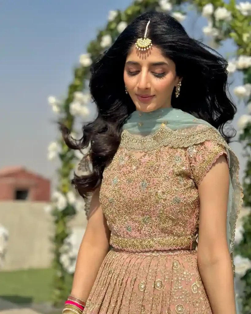 Mawra Hocane Posts Bts Pictures With Zaviyar Nauman Ijaz & Ameer Gillani