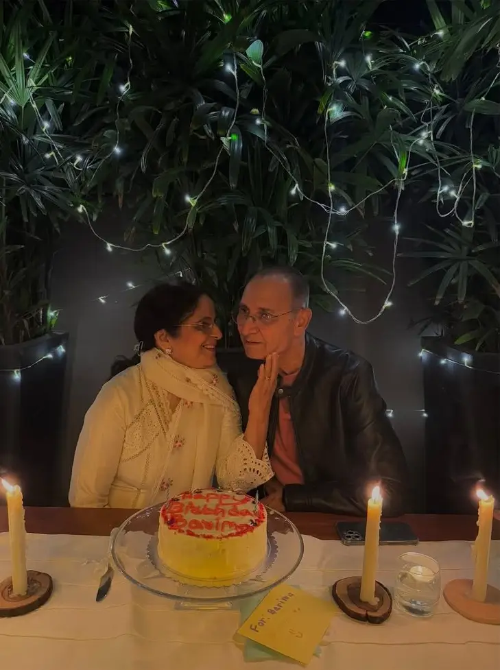 Mother's Birthday Is Celebrated By Ayeza Khan & Her Family