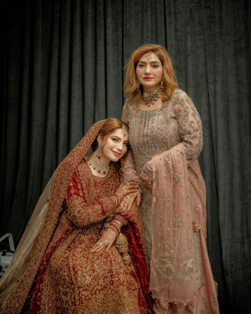 Neelam Muneer Barat Pictures