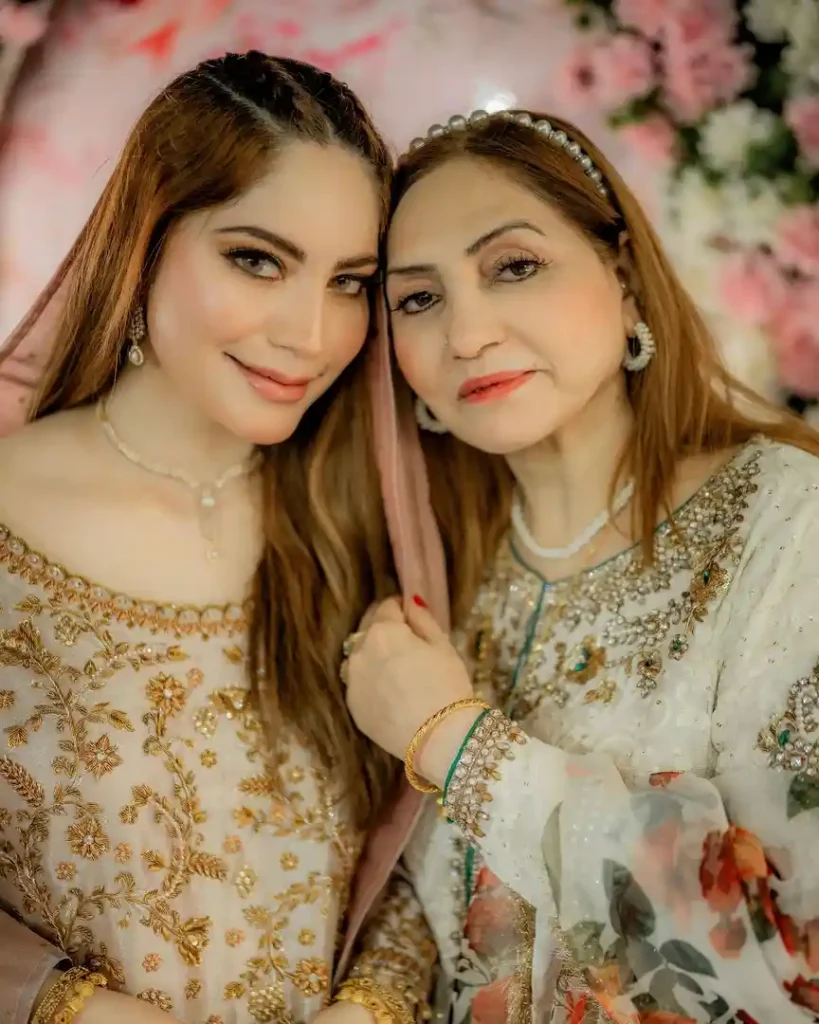 Neelam Muneer Posts Pictures From Her Dua E Khair