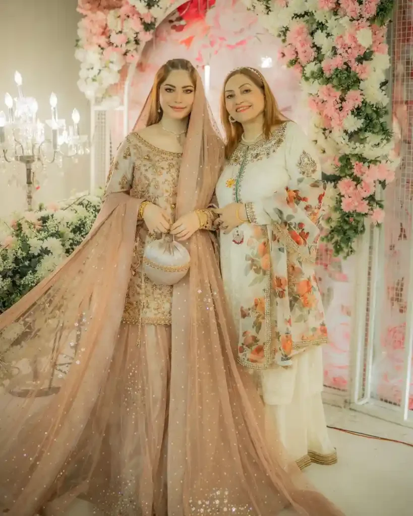 Neelam Muneer Posts Pictures From Her Dua E Khair
