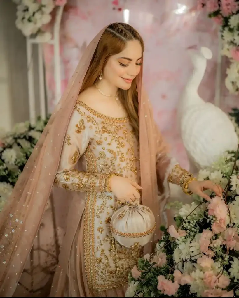 Neelam Muneer Posts Pictures From Her Dua E Khair