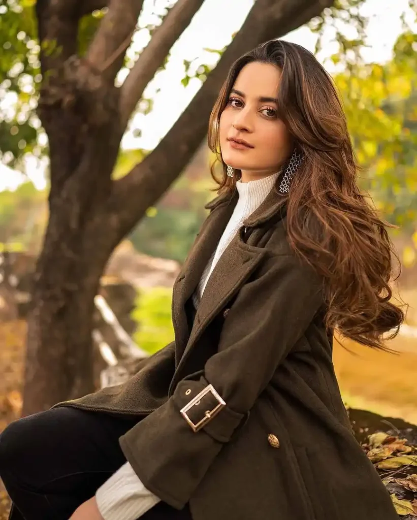 Pictures Of Aiman Khan With Her Jumbo Jump Daughters