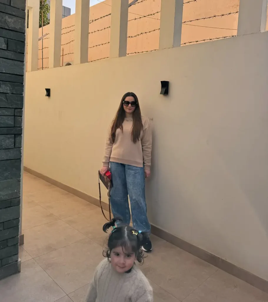 Pictures Of Aiman Khan With Her Jumbo Jump Daughters