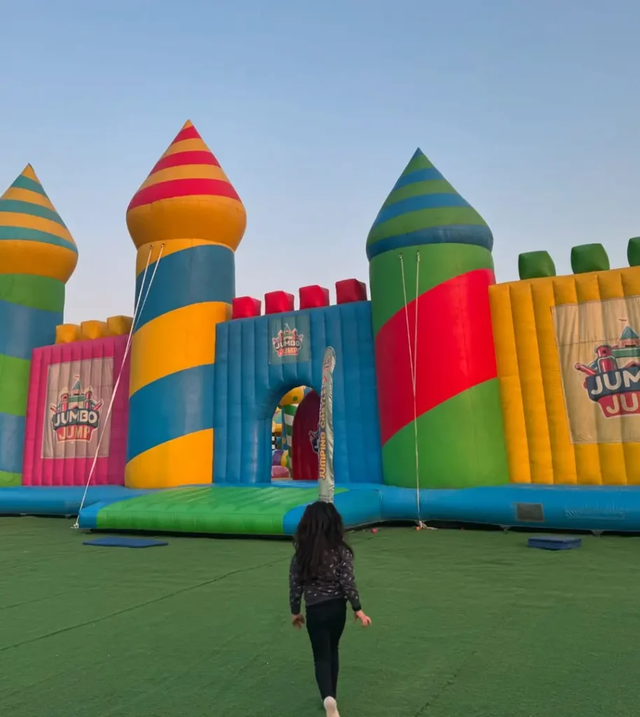 Pictures Of Aiman Khan With Her Jumbo Jump Daughters