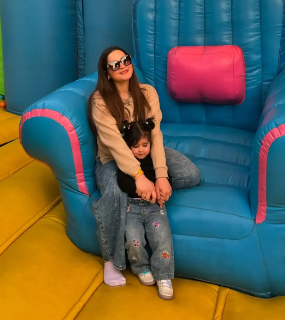 Pictures Of Aiman Khan With Her Jumbo Jump Daughters