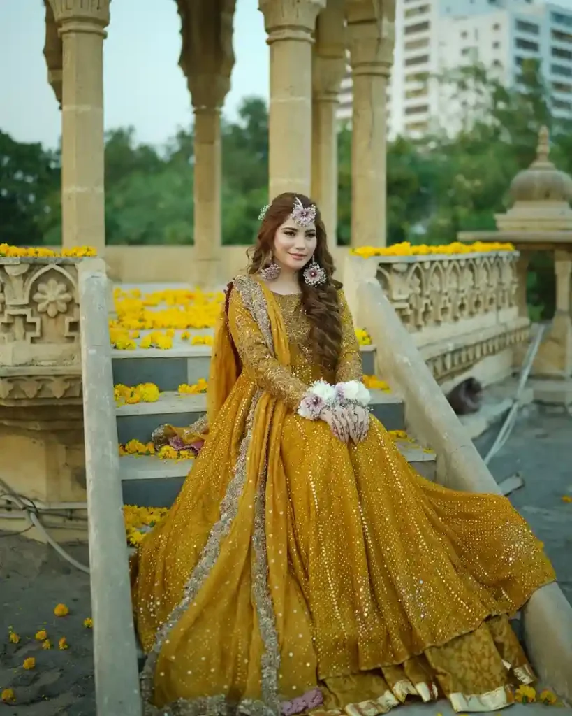 Pictures Of Neelam Muneer Mayon