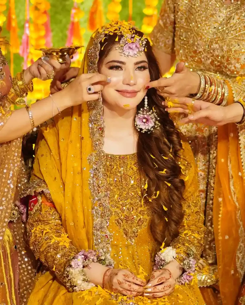 Pictures Of Neelam Muneer Mayon