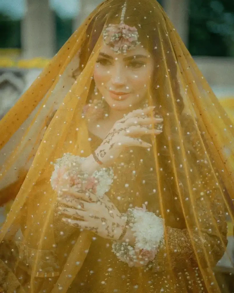 Pictures Of Neelam Muneer Mayon