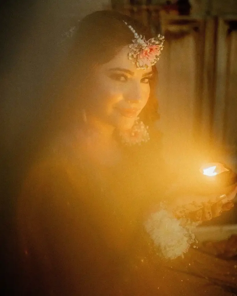 Pictures Of Neelam Muneer Mayon