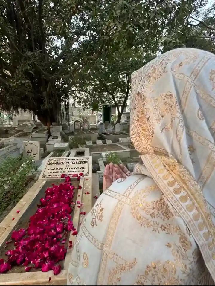 Shagufta Ejaz Post Emotional Moments Visiting Late Husband