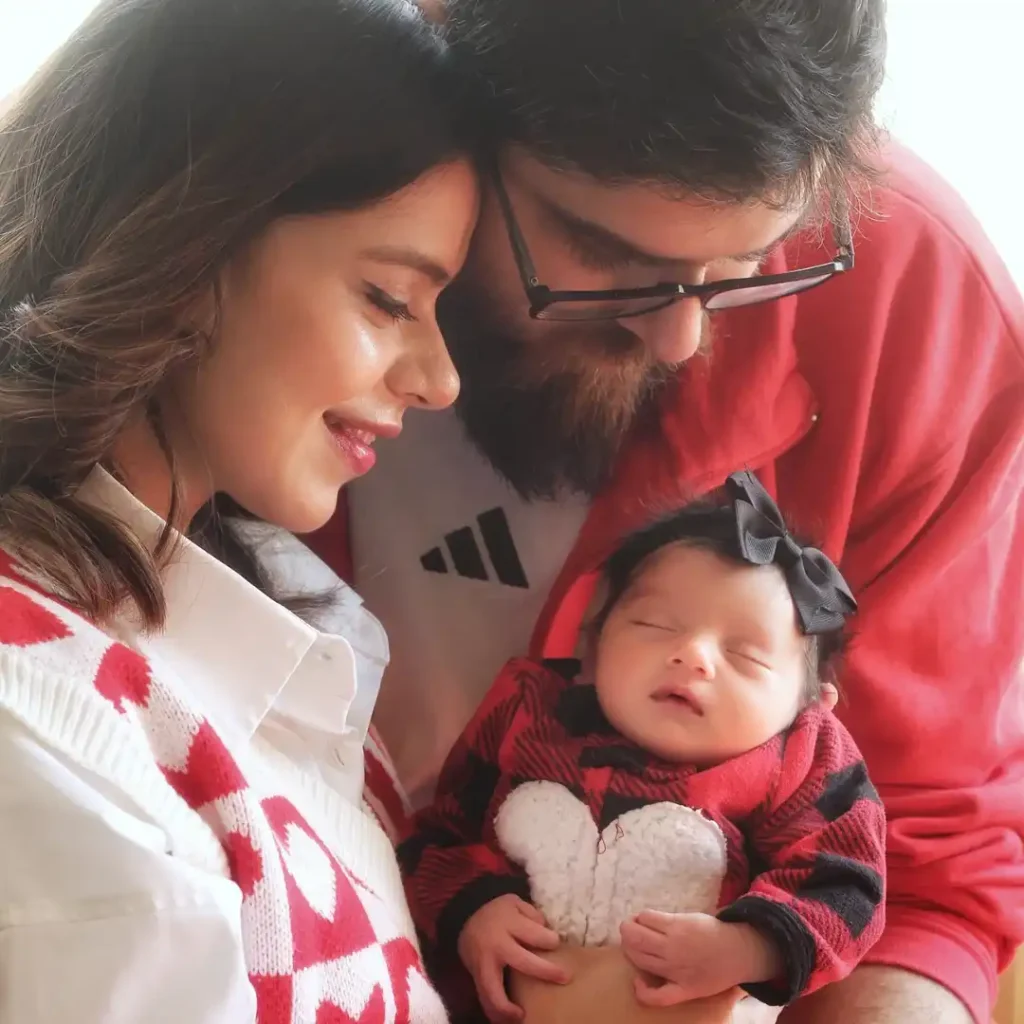 Srha Asghar & Her Newborn Daughter in A Family Photoshoot