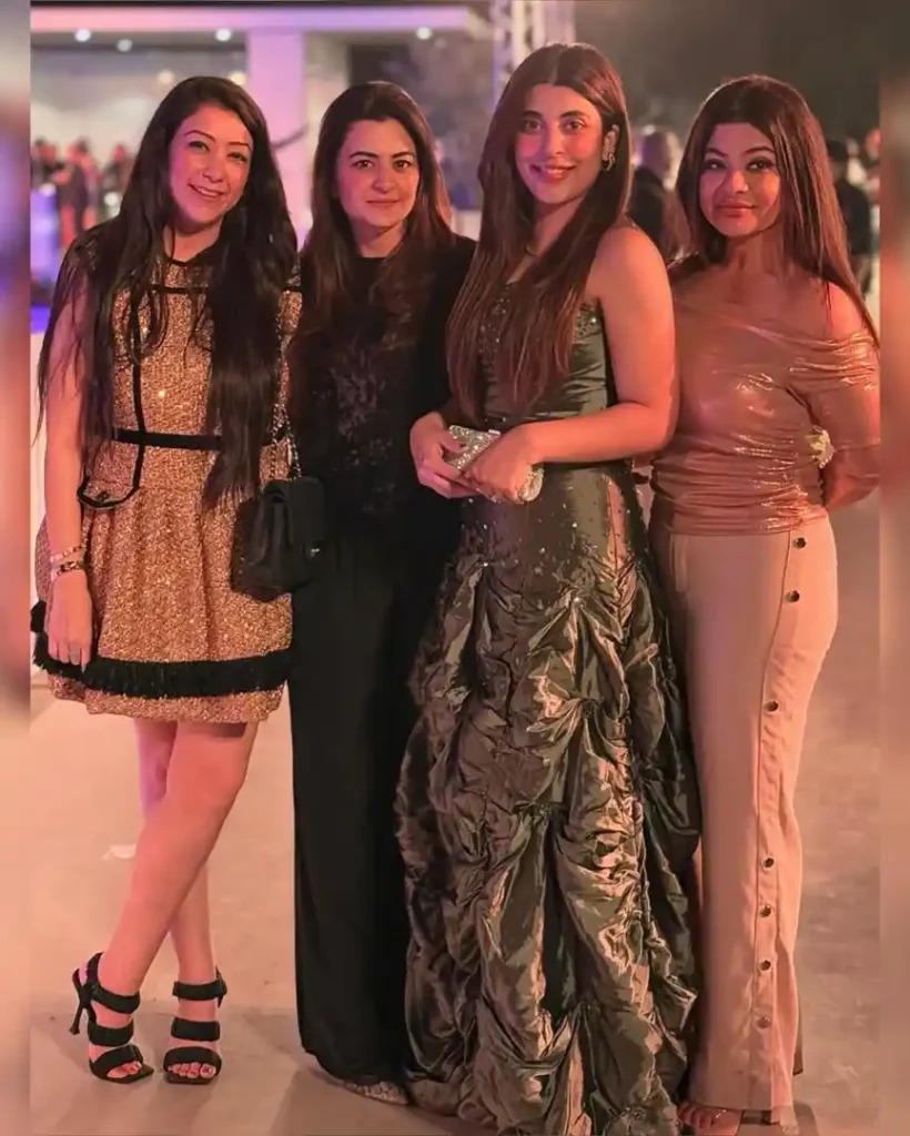 Together With RFAK & Kriti Sanon, Urwa Hocane & Farhan Saeed Celebrate The New Year