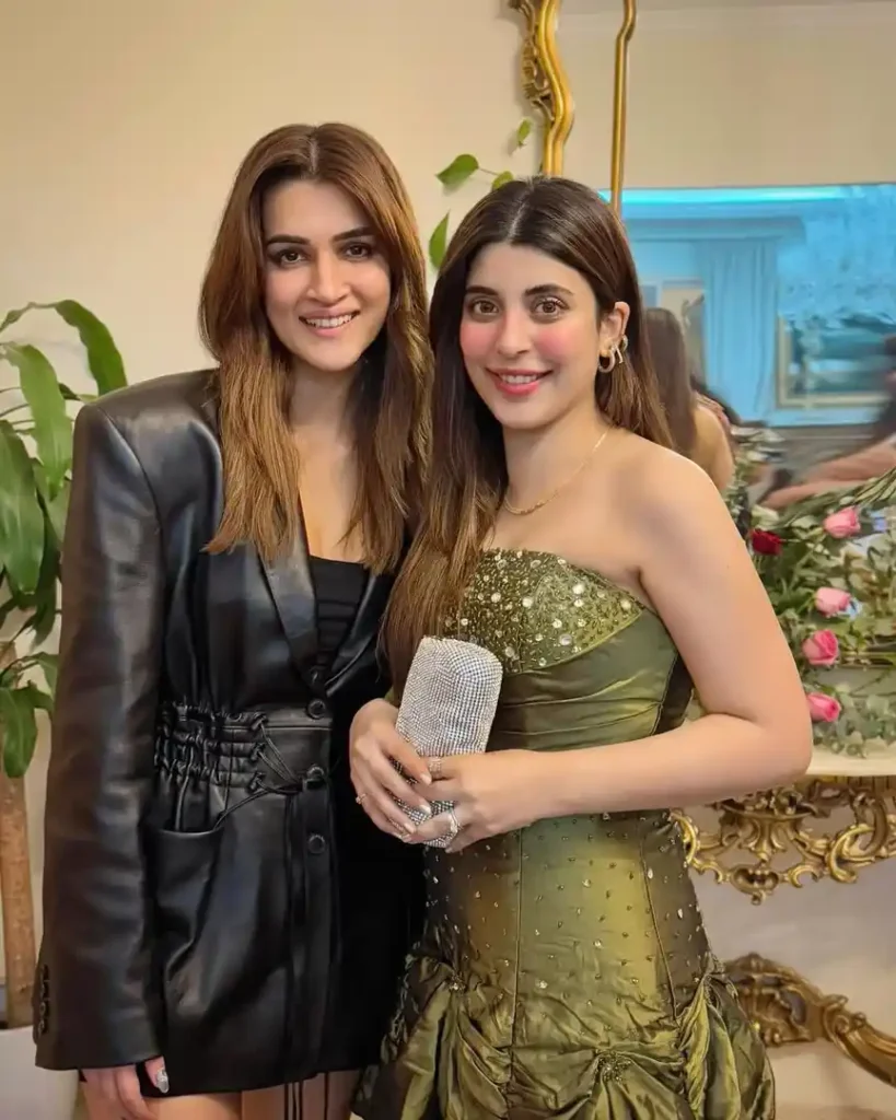 Together With RFAK & Kriti Sanon, Urwa Hocane & Farhan Saeed Celebrate The New Year