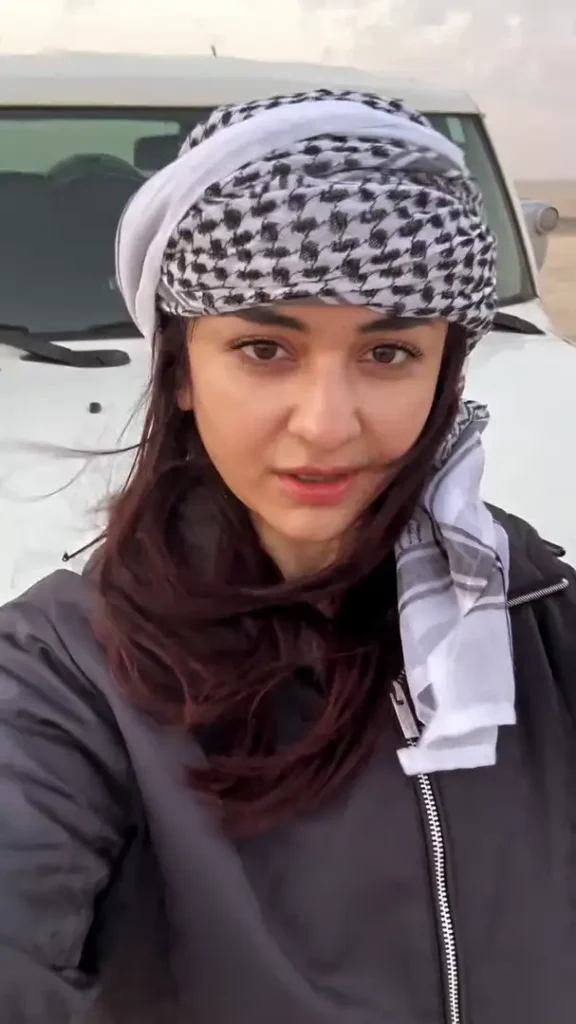 Yumna Zaidi Posts Gorgeous Pictures & A Reel From The Qatar Desert