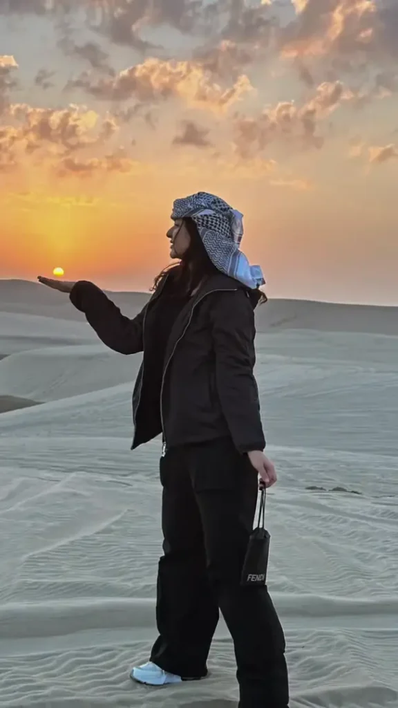 Yumna Zaidi Posts Gorgeous Pictures & A Reel From The Qatar Desert
