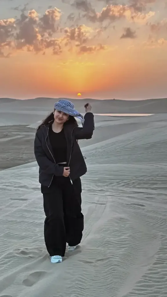 Yumna Zaidi Posts Gorgeous Pictures & A Reel From The Qatar Desert