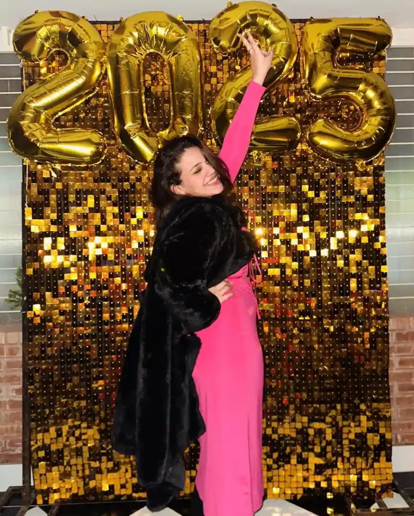 Zara Noor Abbas Celebrates The New Year With Friends & Family