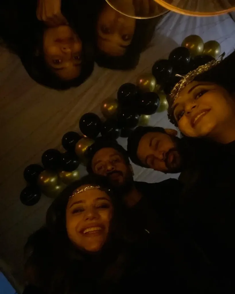 Zara Noor Abbas Celebrates The New Year With Friends & Family