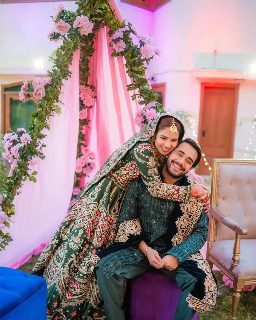 حریم سہیل اپنی مہندی پر سبز رنگ میں چمک رہی ہیں۔