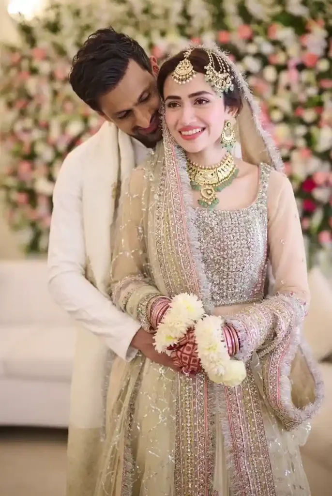 شعیب ملک اور ثنا جاوید نے شادی کی پہلی سالگرہ منائی