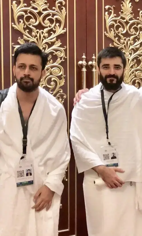 عاطف اسلم نے حج کے دوران حمزہ علی عباسی کو نمل سے کیسے جوڑا؟