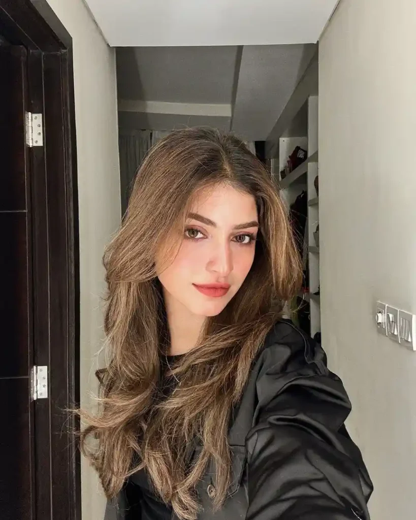 کنزہ ہاشمی کے عشائیے میں مشہور شخصیات کو دیکھا گیا۔