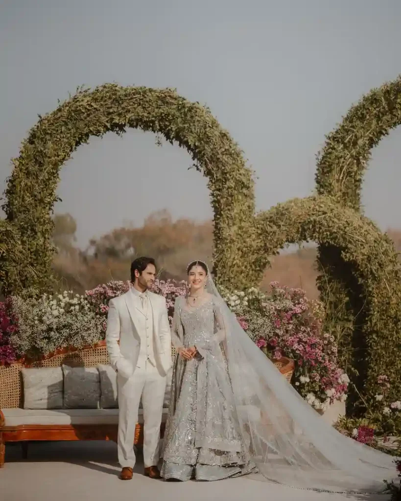 Ameer Gilani & Mawra Hocane's New Family Pictures from Walima