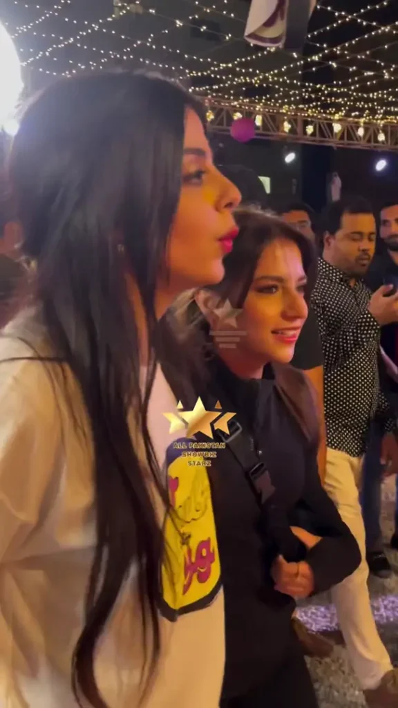 Dananeer Mobeen And His Sister Were Criticized at a Recent Event