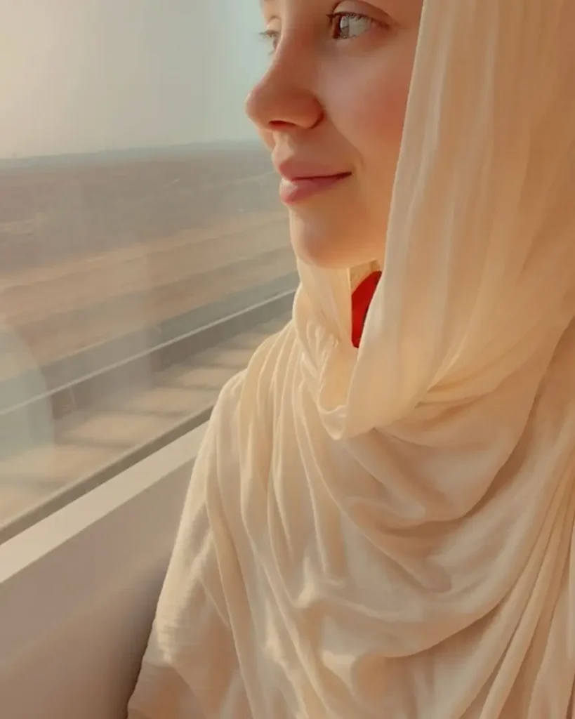 Daughter Of Salma Agha Shares Pictures from Madina