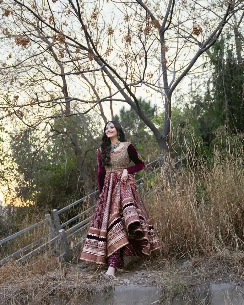 Fans Are Enthralled by Durefishan Saleem's Majestic Wedding Look