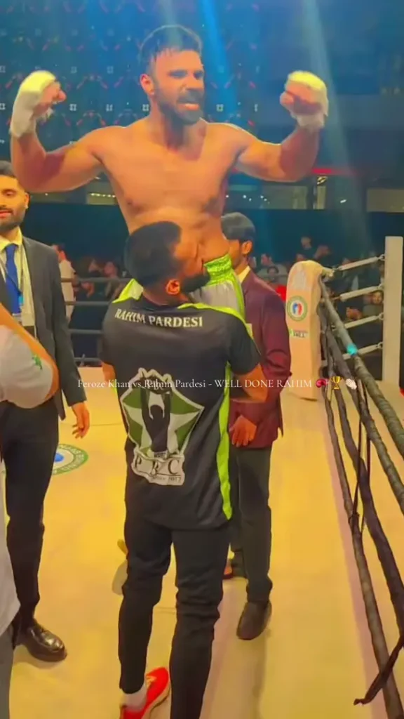 Fans' Reactions to the Boxing Match Between Rahim Pardesi & Feroze Khan