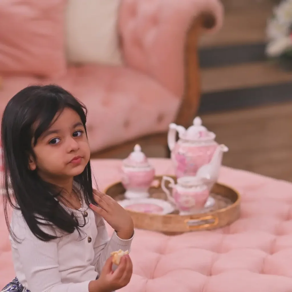 "Good Morning Pakistan" Features Sarah Khan & Her Daughter Alyana Falak Shining