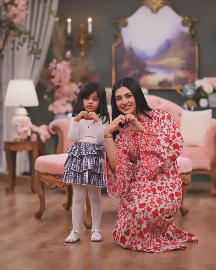 "Good Morning Pakistan" Features Sarah Khan & Her Daughter Alyana Falak Shining