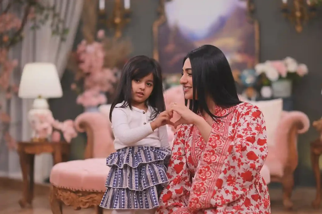 "Good Morning Pakistan" Features Sarah Khan & Her Daughter Alyana Falak Shining