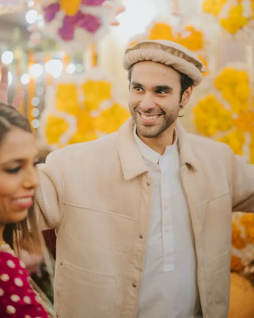 Gorgeous Mehndi Pictures & Video of Ameer Gilani & Mawra Hocane