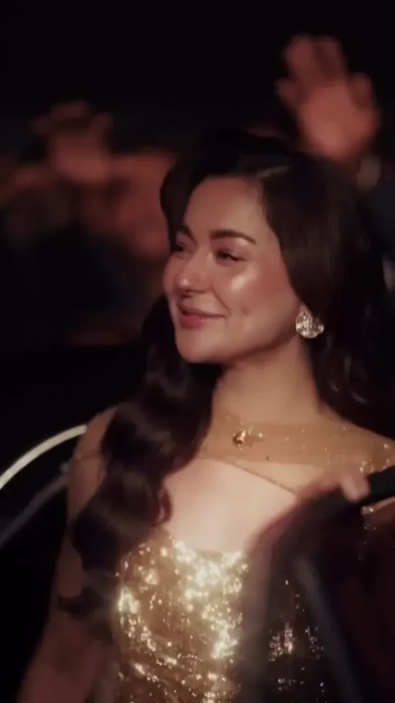 Hania Aamir Reenacts the Iconic Entry of Deepika Padukone