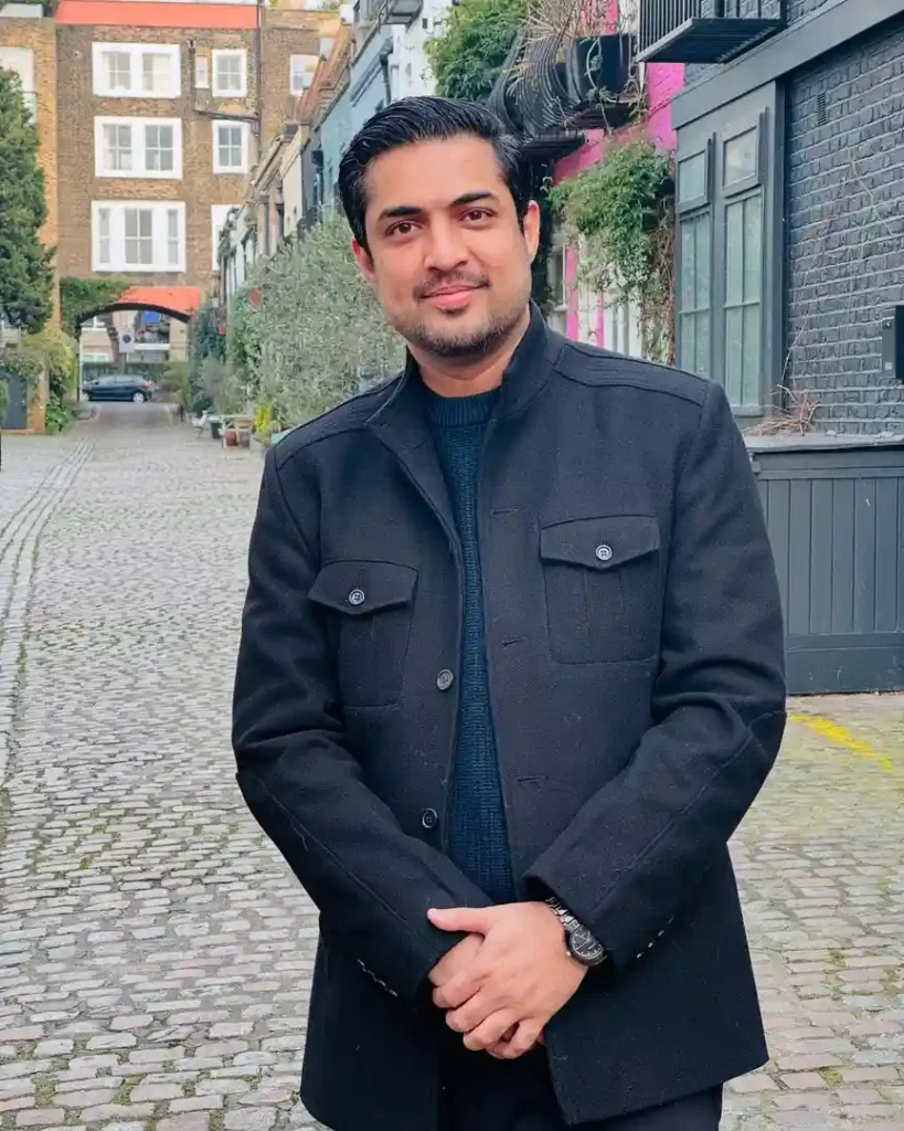 Iqrar ul Hassan Posts Cute Family Photos