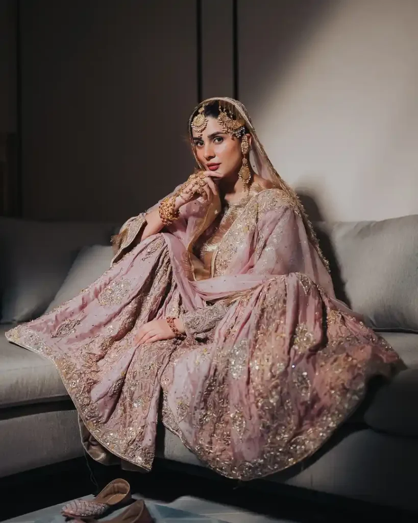 Makkah Video of Kubra Khan & Gohar Rasheed Rukhsati
