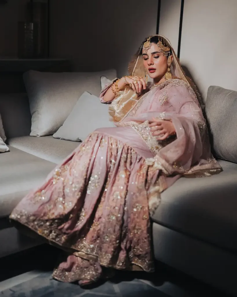 Makkah Video of Kubra Khan & Gohar Rasheed Rukhsati