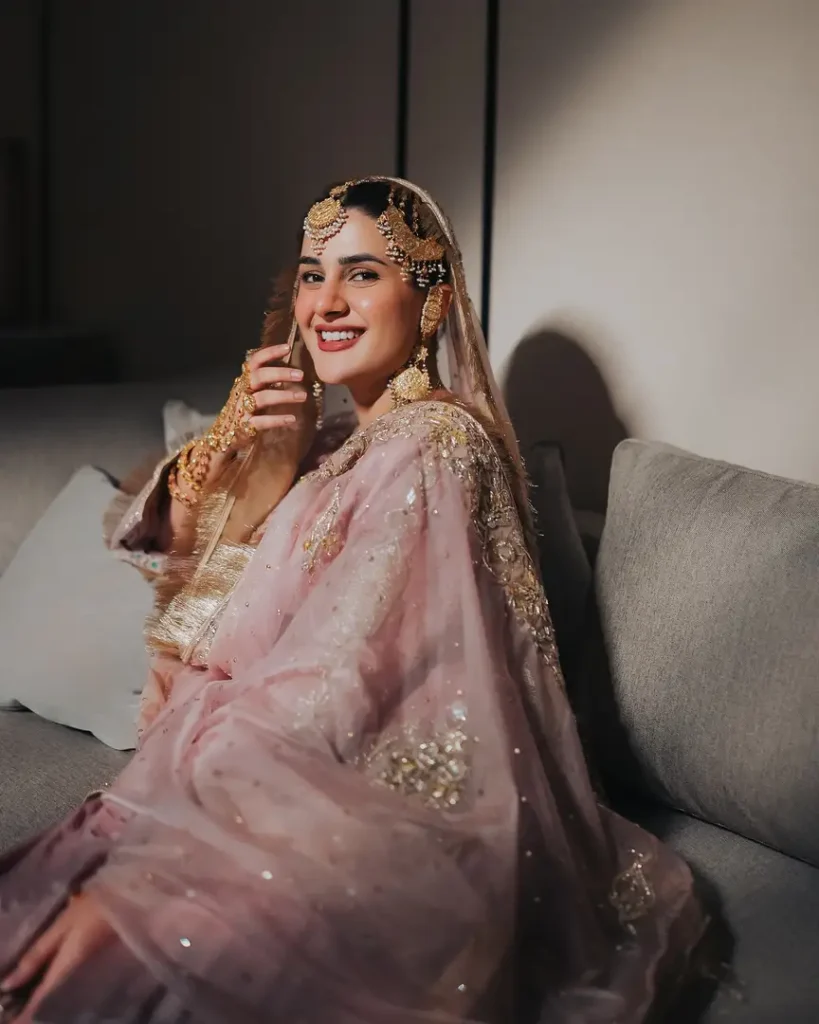 Makkah Video of Kubra Khan & Gohar Rasheed Rukhsati