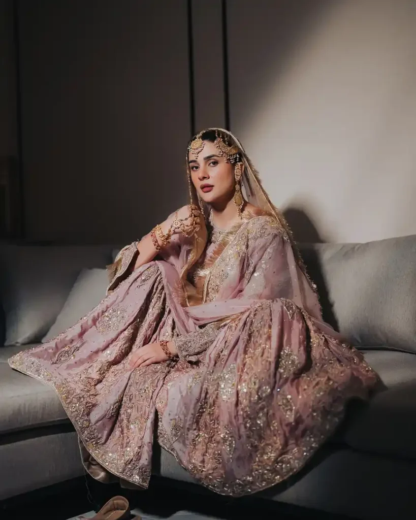 Makkah Video of Kubra Khan & Gohar Rasheed Rukhsati
