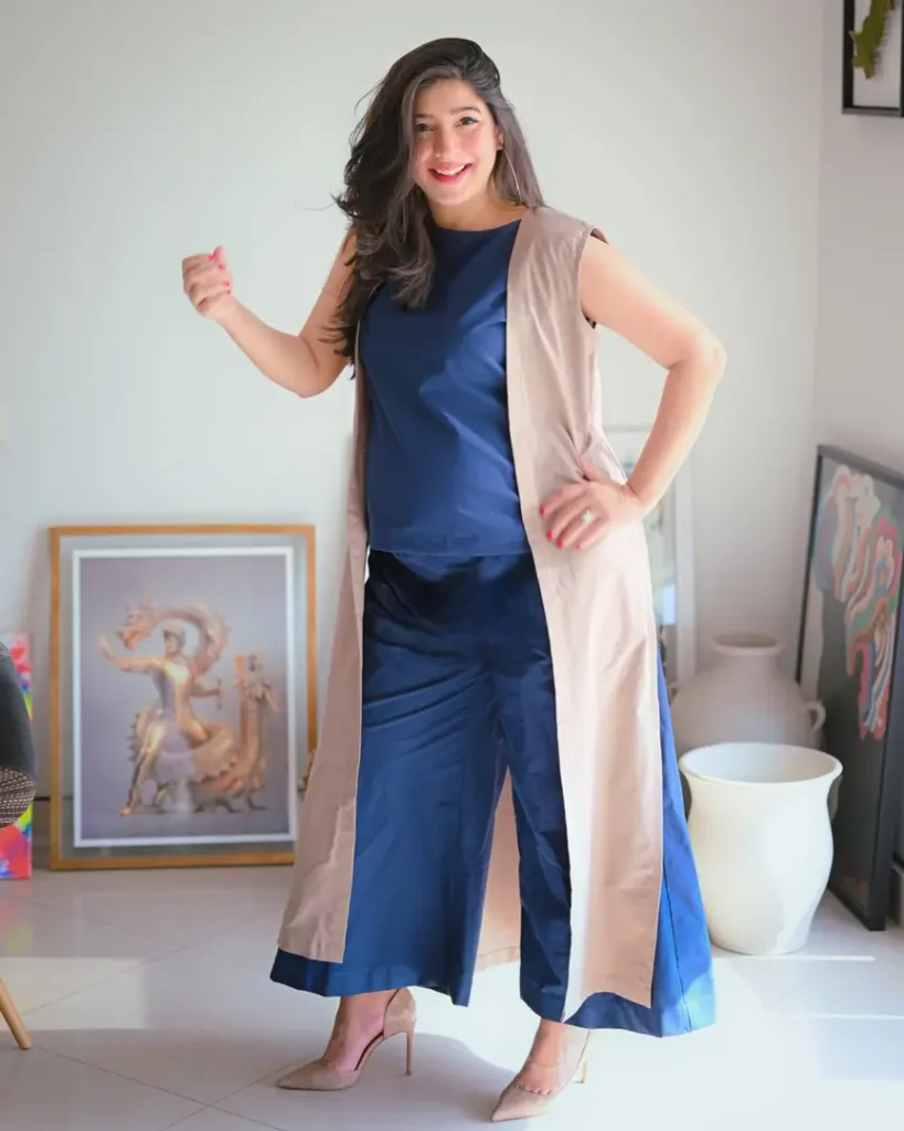 Mariyam Nafees Posts Chic Pictures While Pregnancy
