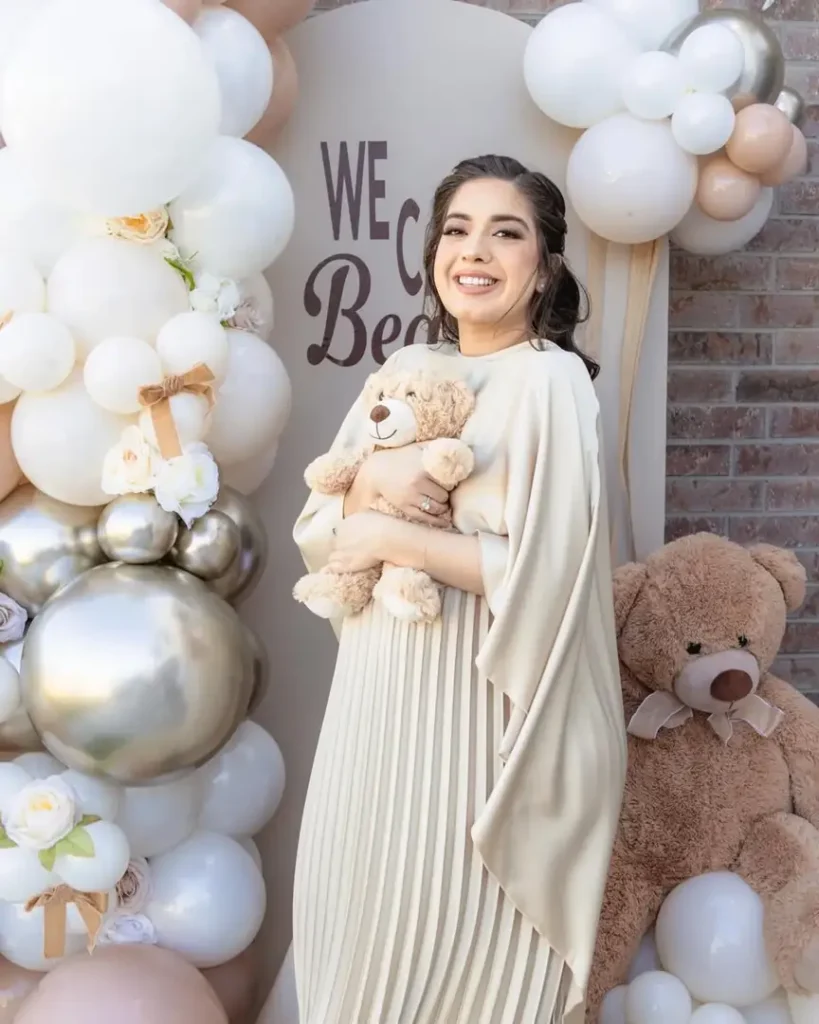 Pictures From the Baby Shower of Actress Arisha Razi