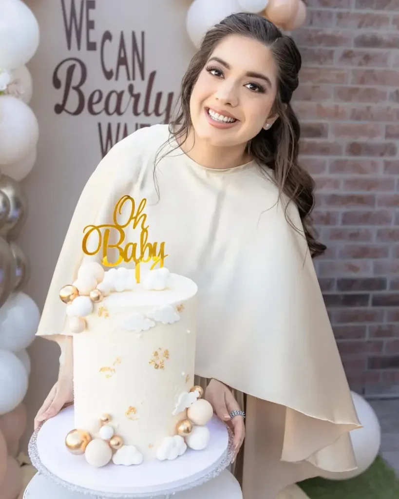 Pictures From the Baby Shower of Actress Arisha Razi